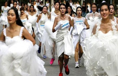 مطلوب عرسان بشكل عاجل.. لقرية "نسائية" برازيلية