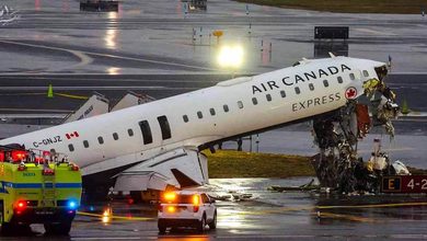 مقتل شخصين بحادث تصادم طائرة بمركبة في مطار بنيويورك